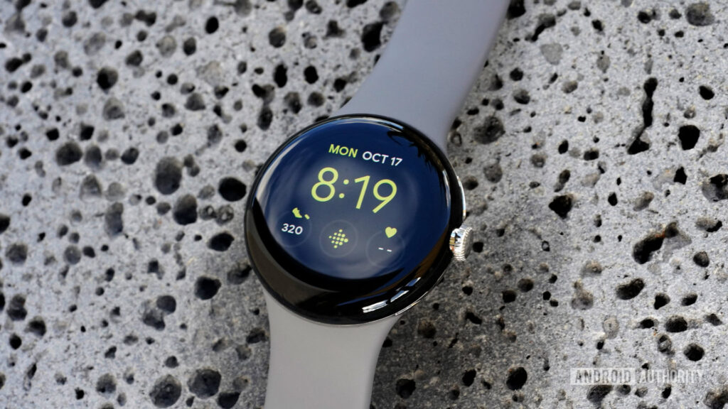 Google rolls out the last update for the first Pixel Watch