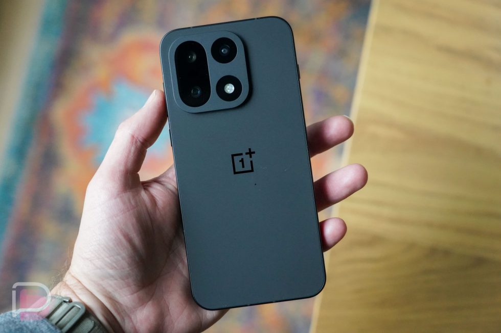 OnePlus 15 Review: Battery Life Warriors, Your Phone Awaits