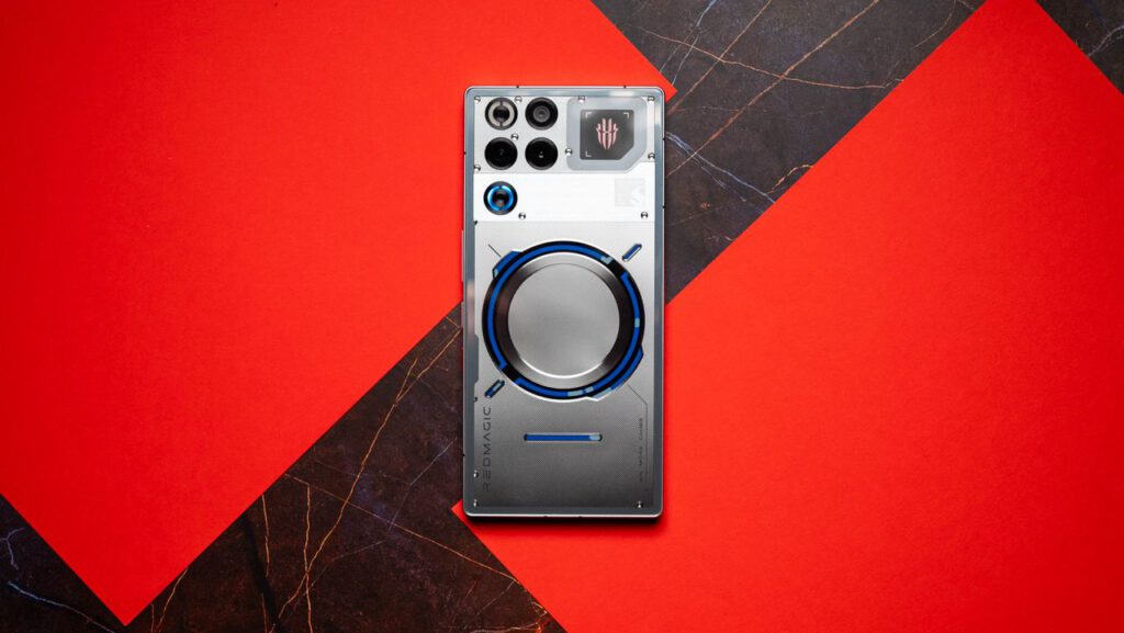 I tested Redmagic's 11 Pro gaming phone, and I'm convinced that liquid cooling is the way forward: It also gets unbeatable battery life, and you won't believe what it costs